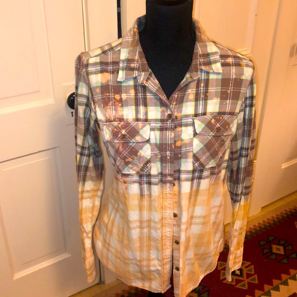 Distressed Flannel size medium